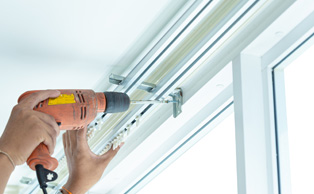 カーテンレール・ブラインド・ロールスクリーン取り付け